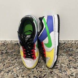 Nike Dunk Low Green Strike, women’s size 8.5, pretty much brand new!